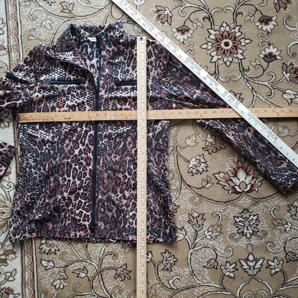 Laura Ashley leopard zip jacket medium - image 4